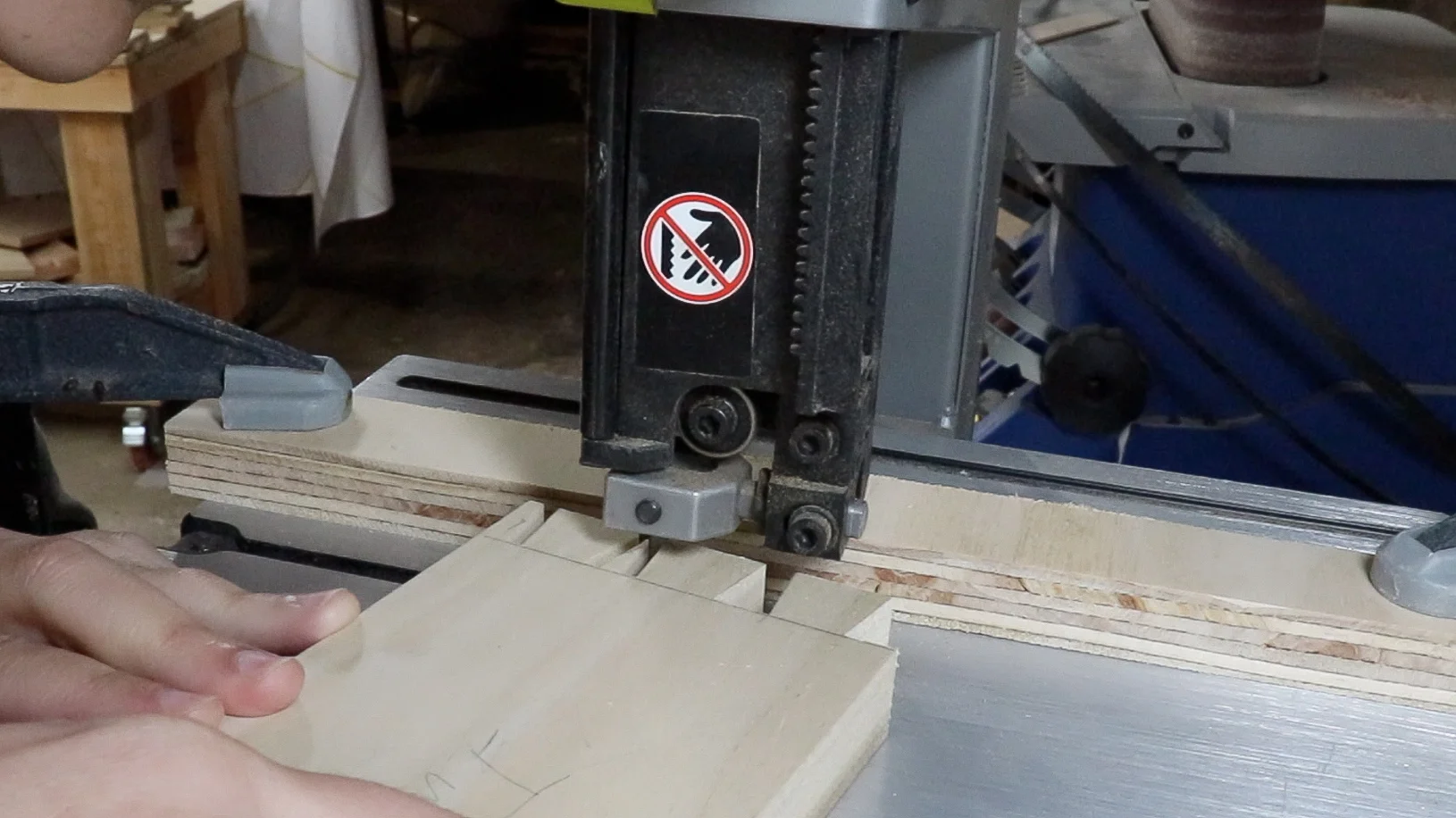 Homemade dovetail jig for table saw online